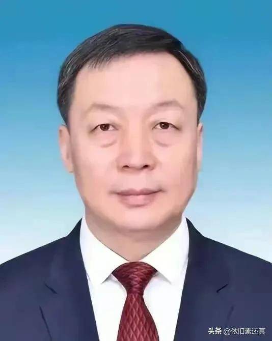 书记,二克浅镇党委书记,讷河经开区党工委书记,讷河市副市长等职务