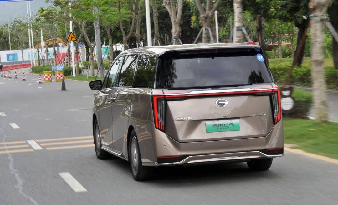 插电混动mpv又来强将 tc君试驾广汽传祺e9_搜狐汽车_搜狐网