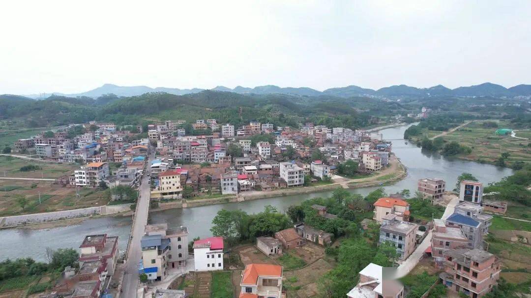 起嘉禾县珠泉镇油涵村,北至坦坪镇潭湾村,主体为钟水河,规划总面积