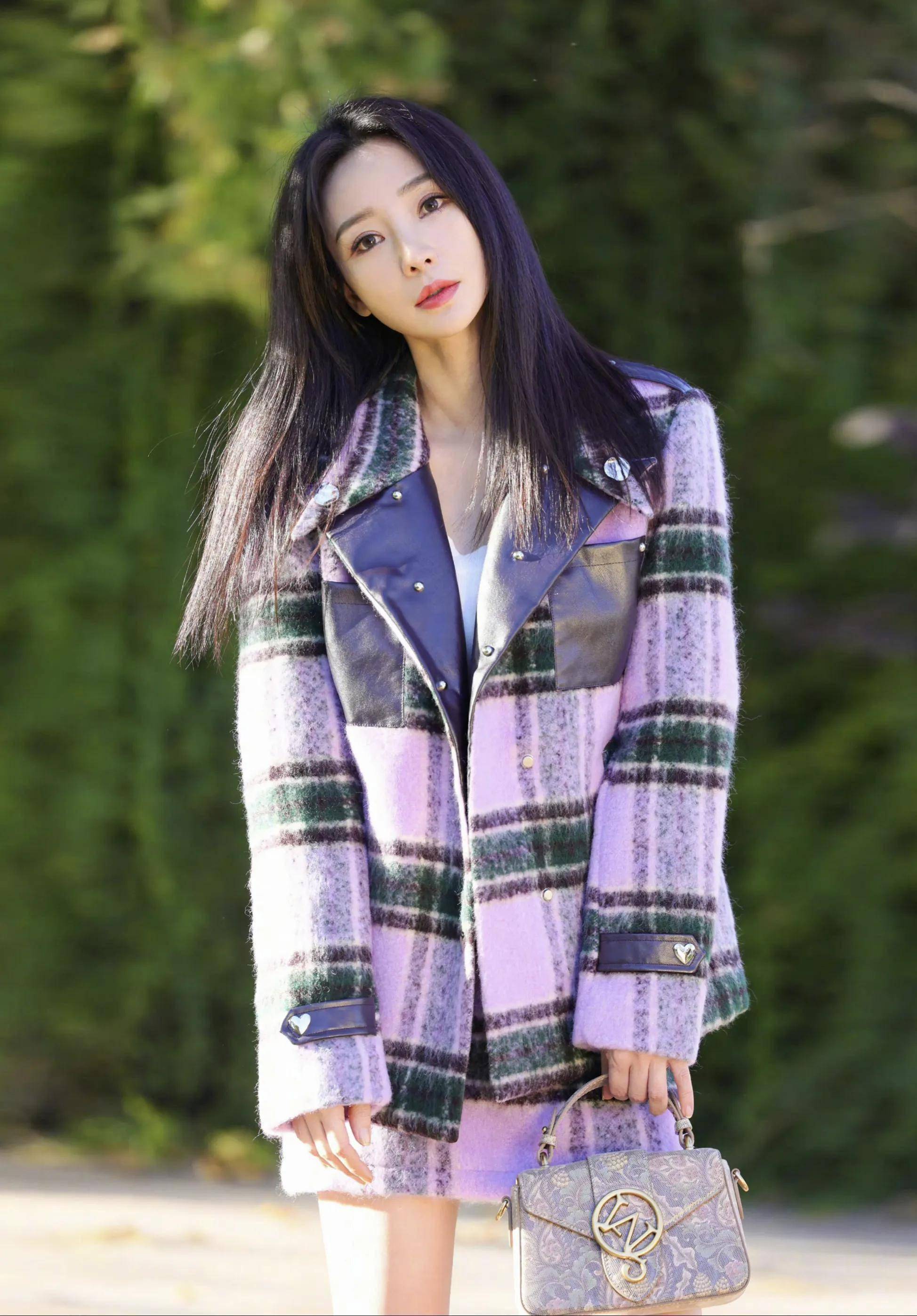 柳岩时尚合集:千娇百媚,风姿绰约