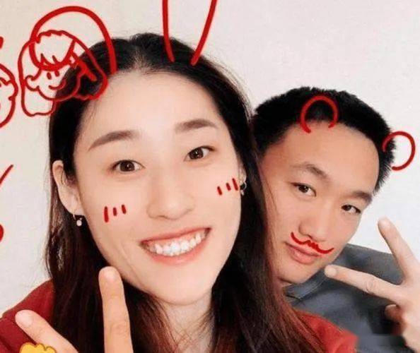 虽然在女排主攻位置,人员经常会有变更,比如李盈莹,张常宁和朱婷竞争