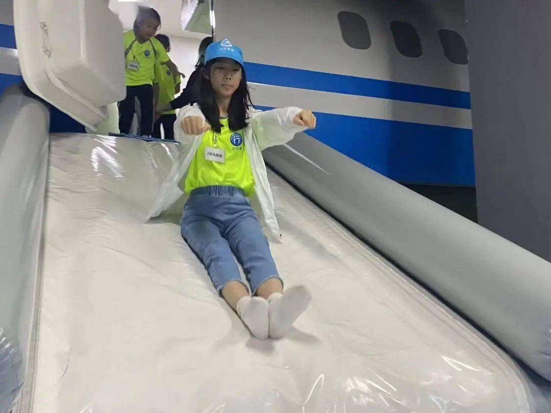 安全逃生课堂了解各类飞机不同的减速方式,以及各项减速装置的结构