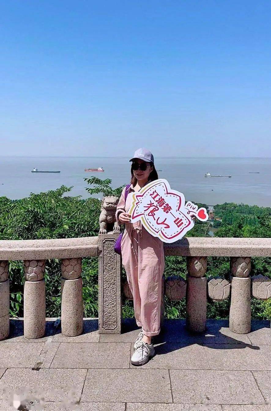 在云遮雾绕之中观赏临江五山——狼山,军山,剑山,黄泥山,马鞍山合抱之