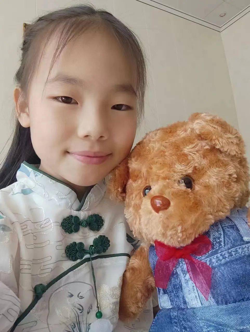 5月28号明星小主播讲故事丨王思婷《月亮跟我走》_绘本故事_孩子_西瓜