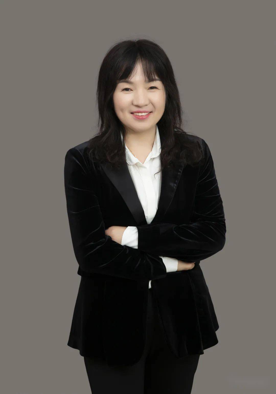 王崇菊老师,国家三级心理咨询师,国家级高级讲师,指导师.