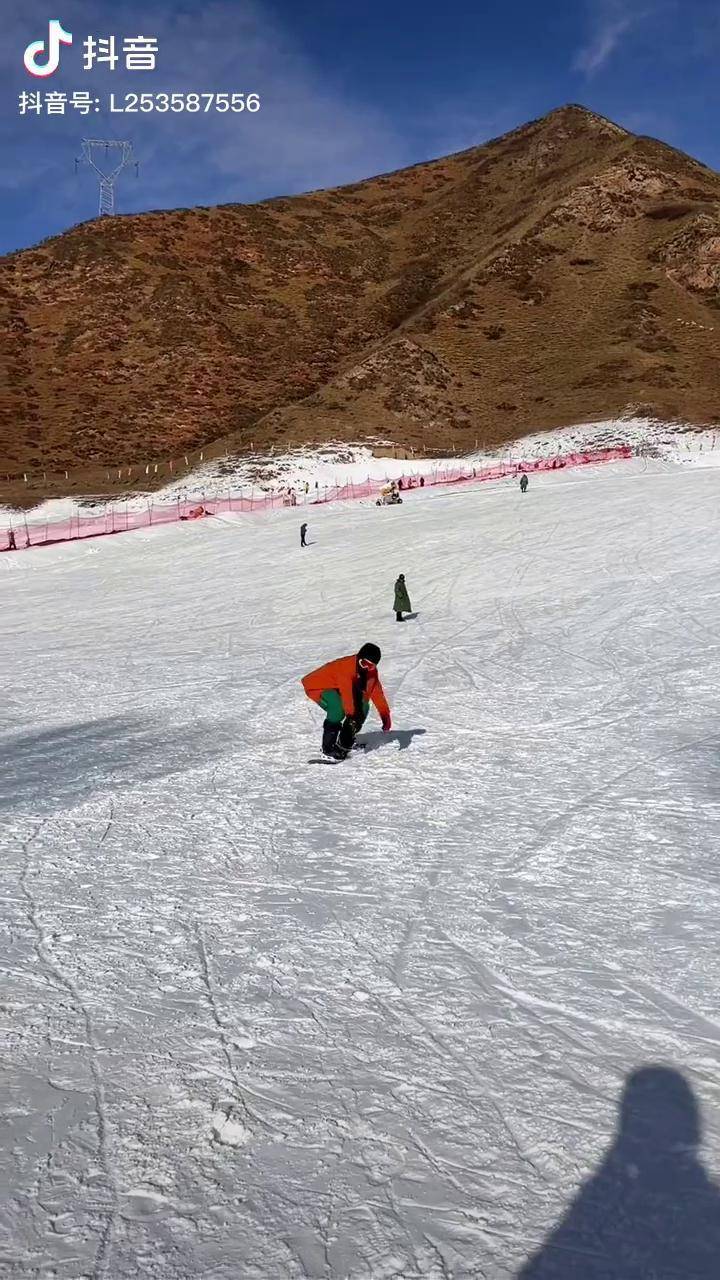 青海平安莲花山滑雪场图片