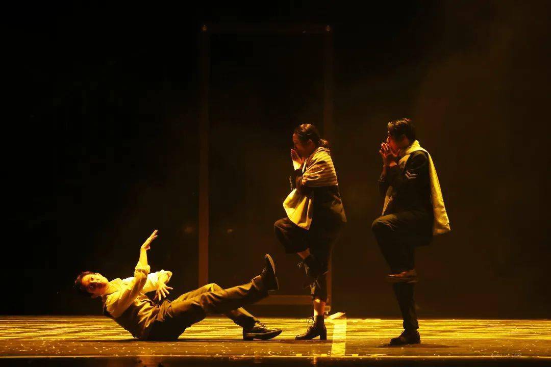 虚像的道化师丨以东方的哲思与肢体,演绎东野圭吾式悬疑舞台剧_赵淼