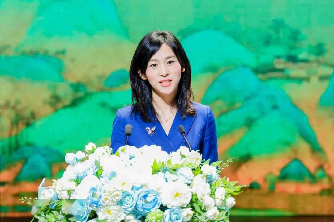 杭州市回族穆兴小学金莹以《学校高质量发展与办学自觉》为题,分享了