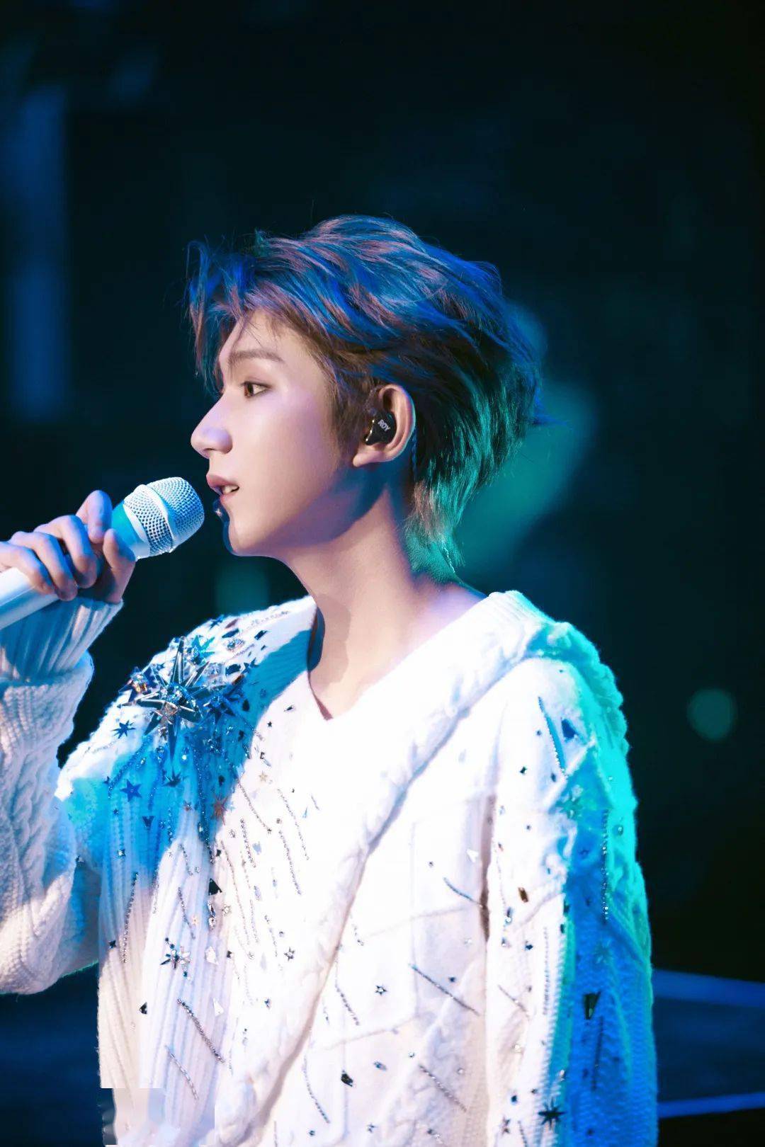 在巴南唱响2023王源"客厅狂欢"巡回演唱会5月27日晚以及用于模板制作