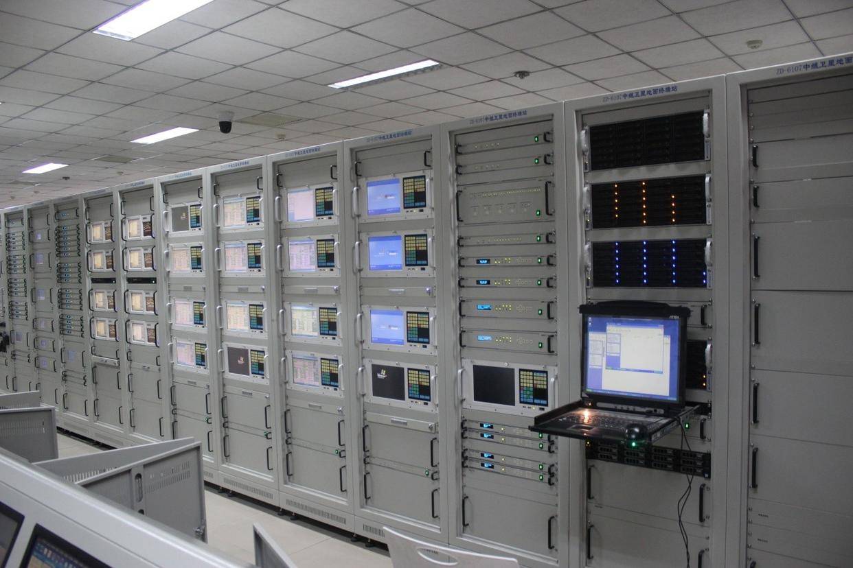 "成都造"护航神舟十六号载人飞船发射成功_测控_运载火箭_设备