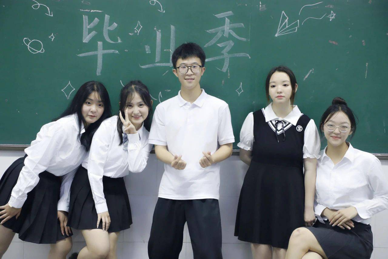 学院(图13—16)责编 梅瑞祥 任万辉 李玉琪(实习)统筹 常启武主编