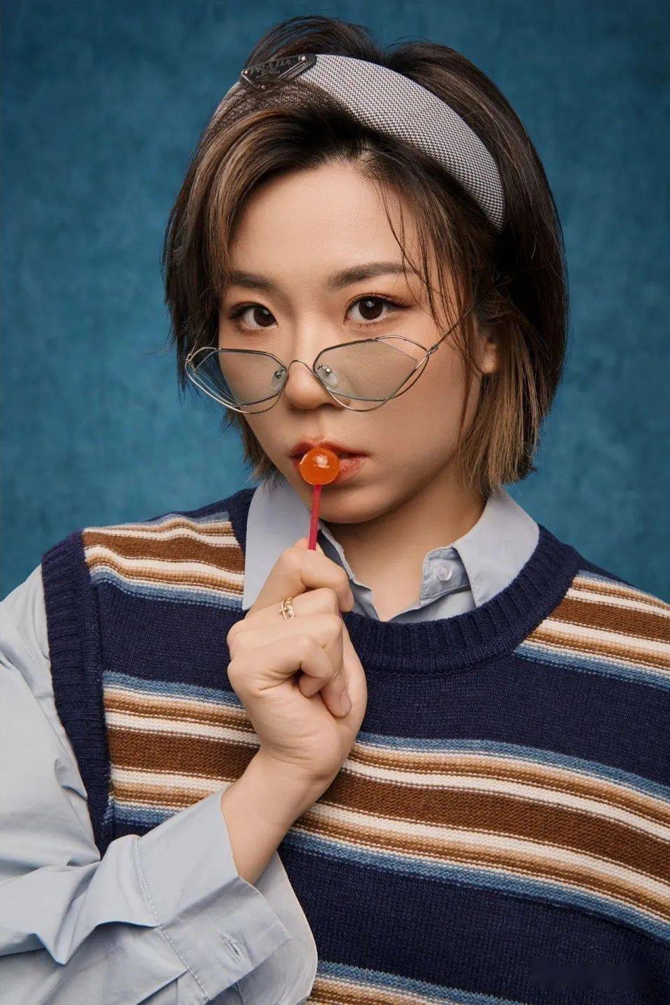 国羽世界冠军晒美式证件照,娇俏可爱明艳动人_贾一凡_陈清晨_贾姐