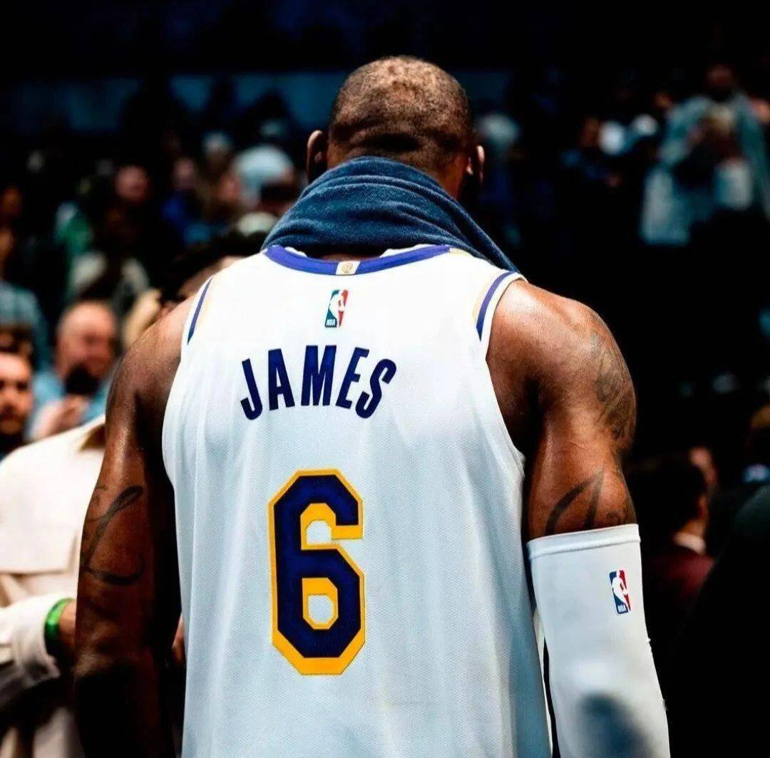 【篮球纬度】|詹姆斯湖人超清壁纸!_国王_老詹_公众