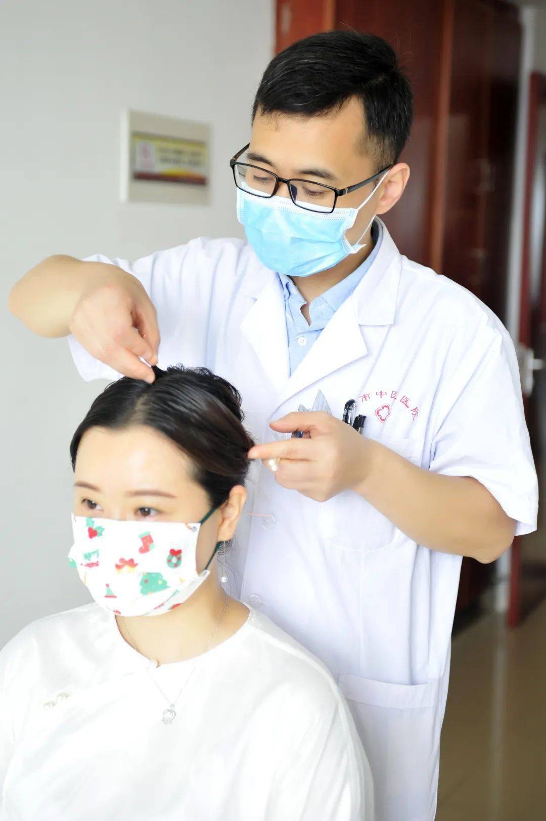 市中医医院针灸科主任李志明:手持"银针"为人民_患者_治疗_景德镇市