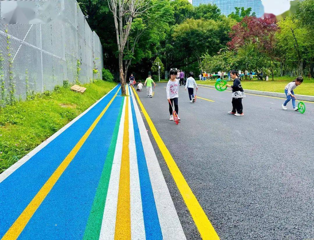 深圳:上学坑洼路变"七彩路",盲道有"爱"更无碍_道路_交通运输局_问题