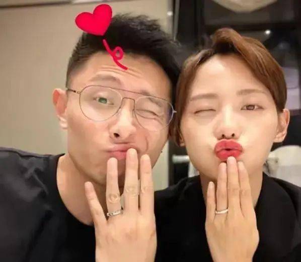 就有人开始同情张嘉倪,买超虽然是富二代但名