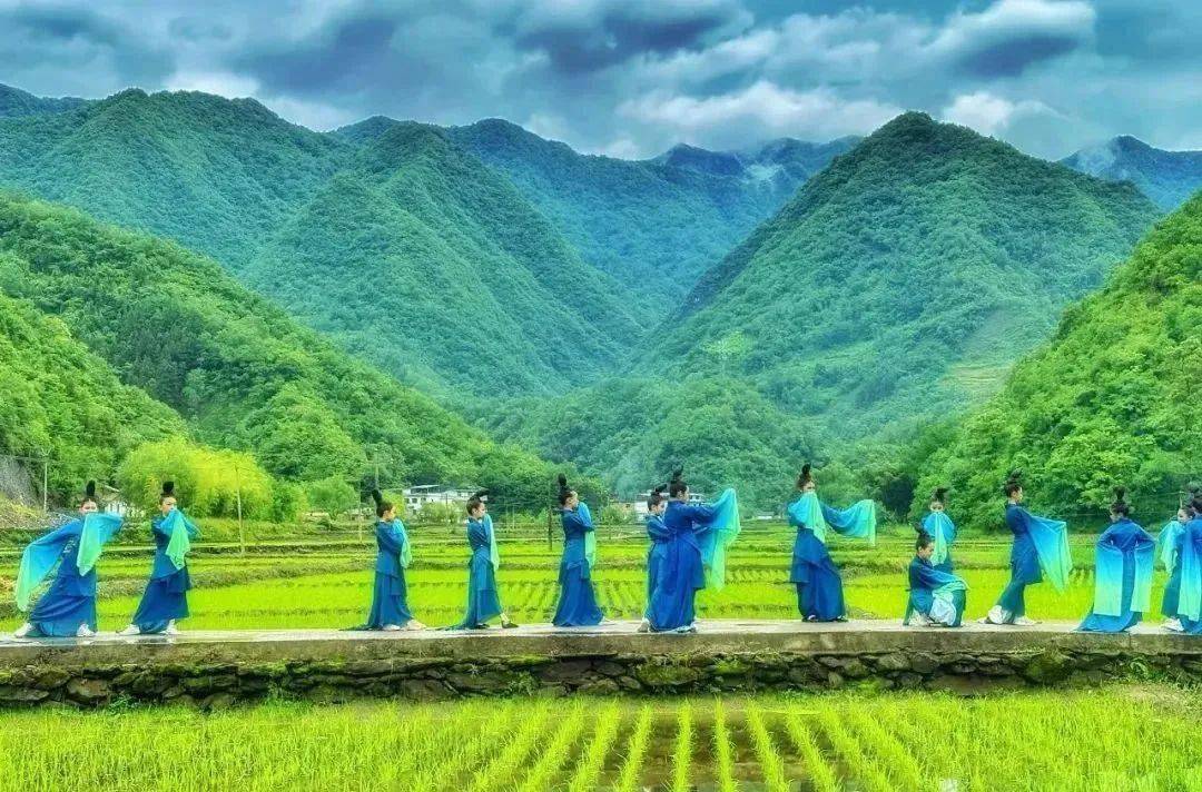 幸福水泉坪 播种新希望本次活动主题为水泉坪插秧节系列活动开幕式