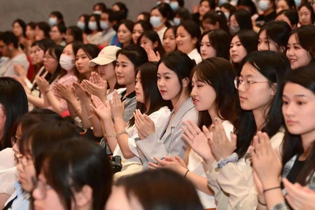 巾帼大宣讲走进中华女子学院_大学生_活动_女性