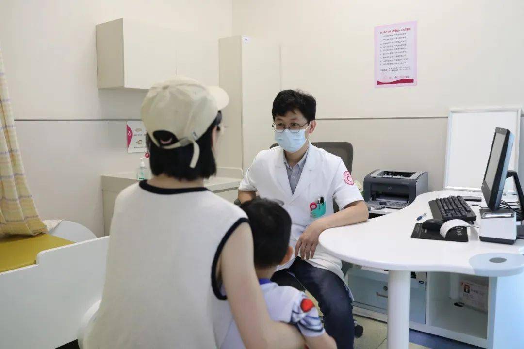 暑期即将到来,建议幼儿园的小朋友们尽早安排,错峰手术既能得到比较