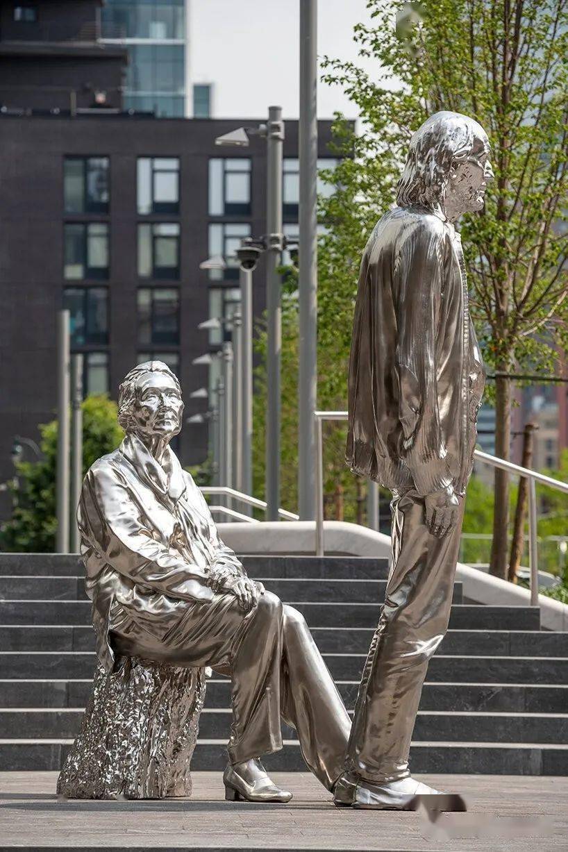 世界知名艺术家查尔斯·雷和克里斯托弗·伍尔的两件新公共艺术作品