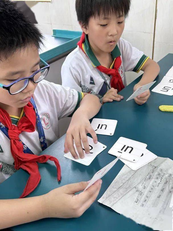 【万和·兴趣班】快乐学拼音知识伴成长_黄小凤_语文_游戏