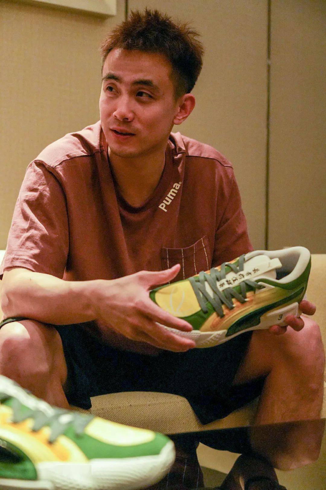 专访赵继伟!突袭复旦校园后,来听听fmvp的球鞋故事_比赛_篮球_球场