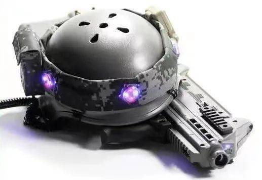 激光真人cs最为常见,不发射任何物体,非常安全.