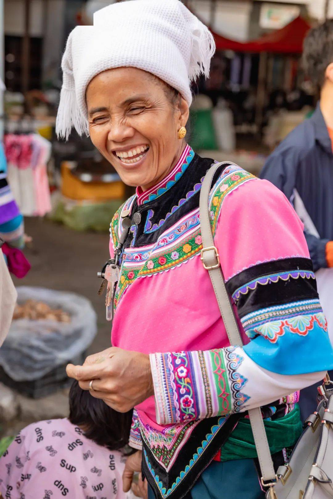 人文游牧|小众的第二眼云南,去红河州探访藏着哈尼族的自然智慧_梯田