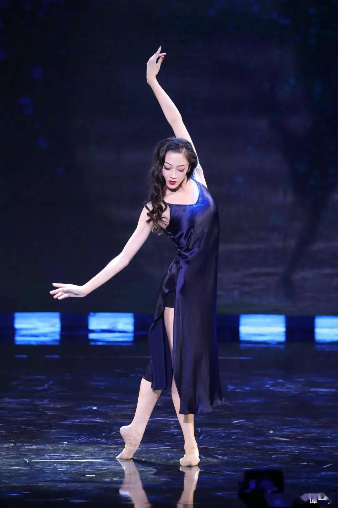 谭一梅上海歌剧院舞剧团主要演员——是实力和颜值并存的优秀青年舞蹈