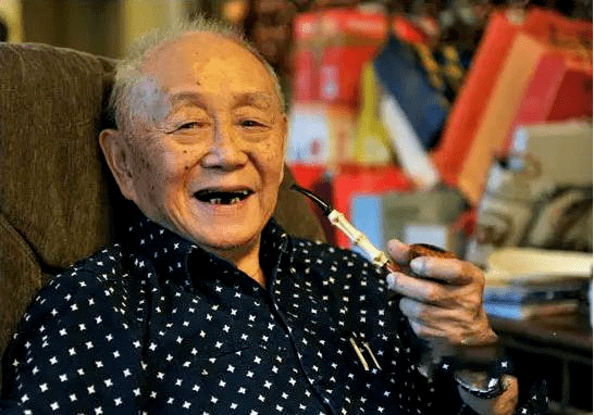 黄永玉的快乐心法：一个人活下来起码要对得起饭_意义_世界_事情