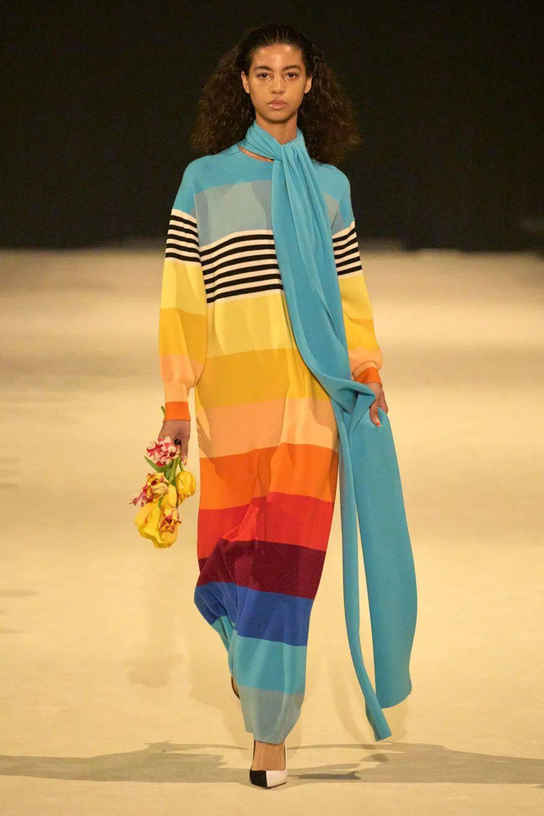 流行色 | 2024年春夏清爽又气质的:冰河蓝_色彩_趋势_主题