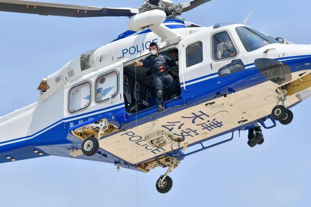 天津市公安局警务航空总队开展夏季专项飞行训练_进行_任务_搜索