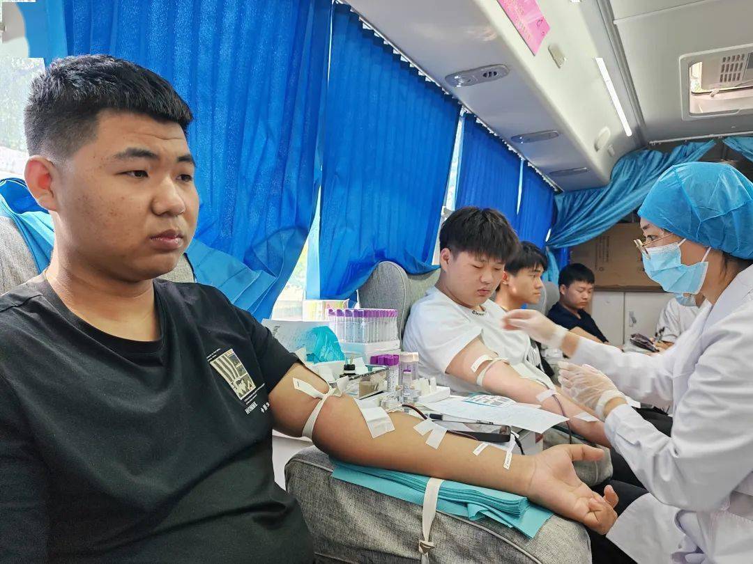 河北建材职业技术学院大学生无偿献血109900毫升_谢小冬_来源