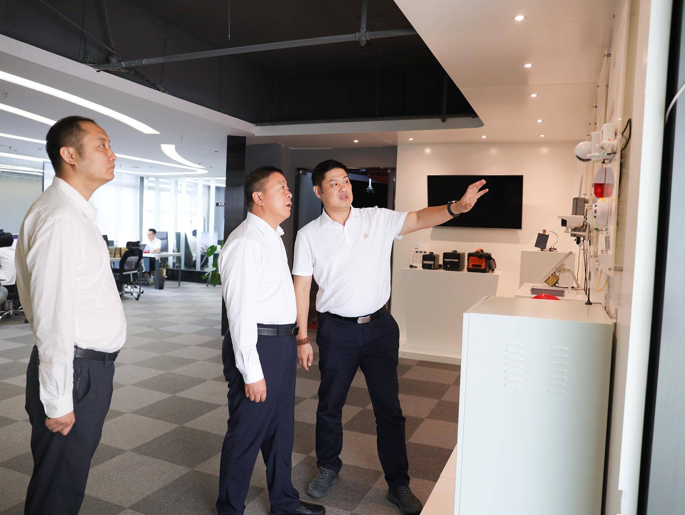 张龙带队赴河南福建开展招商考察活动