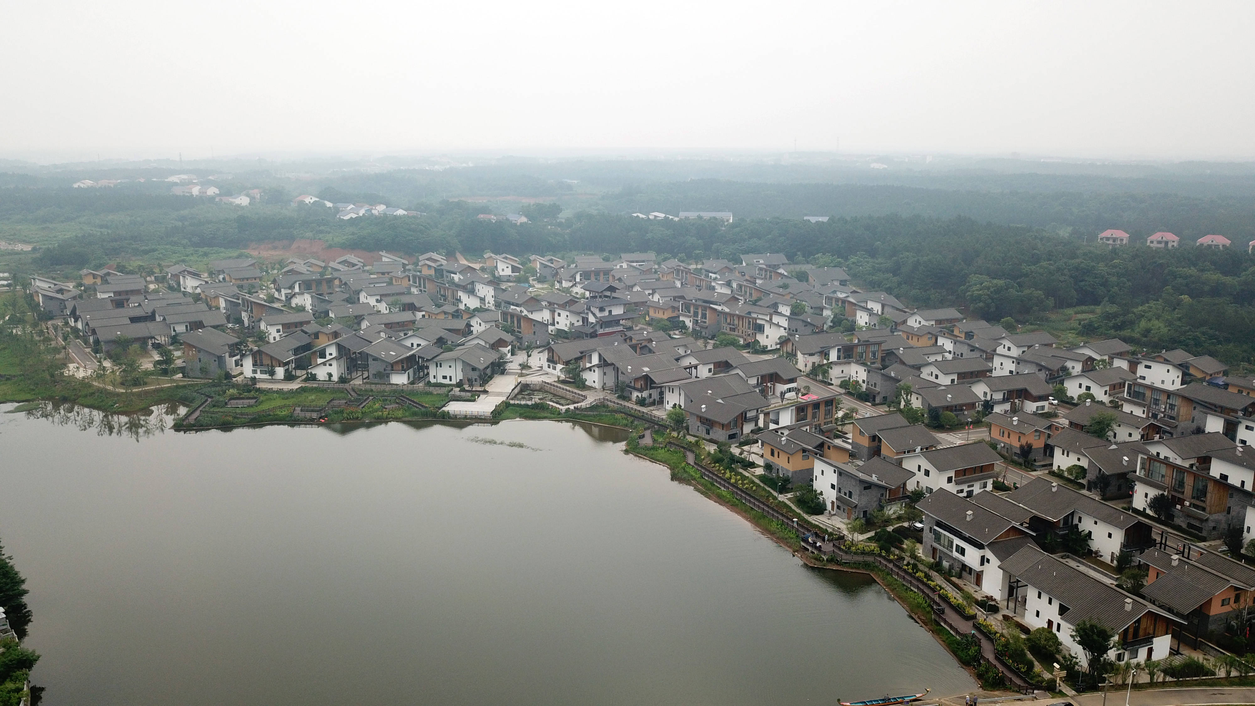 这是6月14日拍摄的汨罗市屈子祠镇新义村(无人机照片).