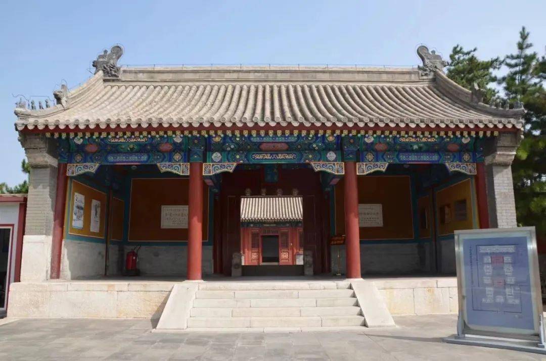 清·和硕恪靖公主府位于呼和浩特市新城区通道北路62号,是康熙