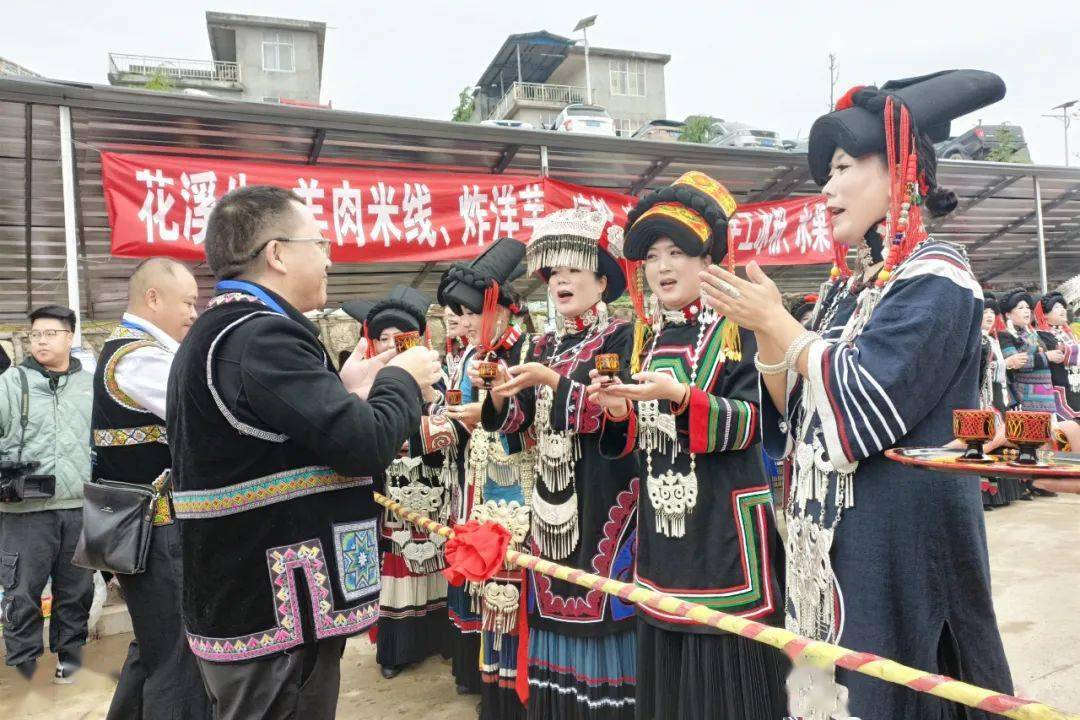 今天端午节,昭通这个地方人山人海!_马楠_来源_警方