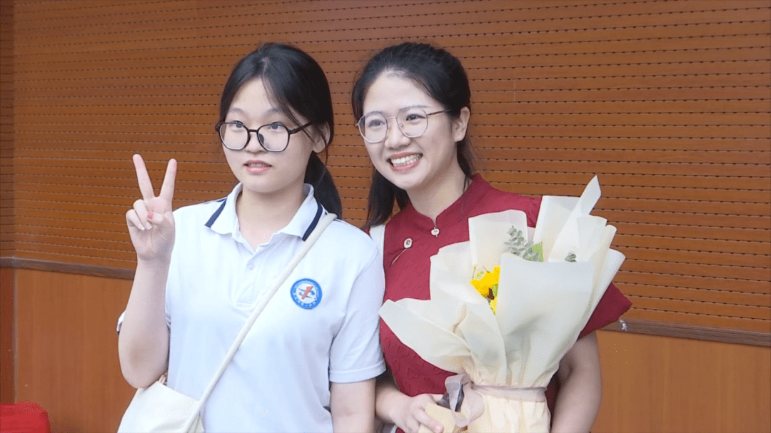 校服高三年毕业生校园内告别母校,奔赴未来开展毕业典礼晋江一中高三