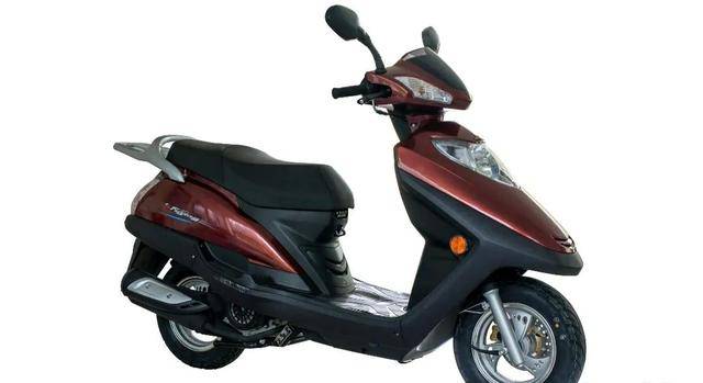 嘉陵复古踏板车巧乐125上市!