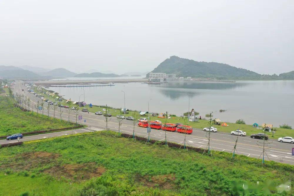 6月22日,記者走訪了這條穿越奉化蓴湖,裘村,松岙的沿海旅遊觀賞線.