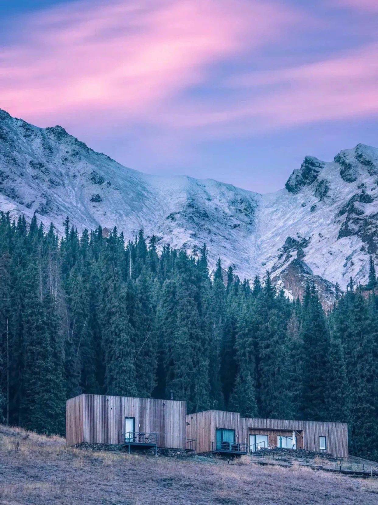 新疆克鲁格野奢营地 | 感受野与奢的完美结合,乘坐直升机入住并俯瞰