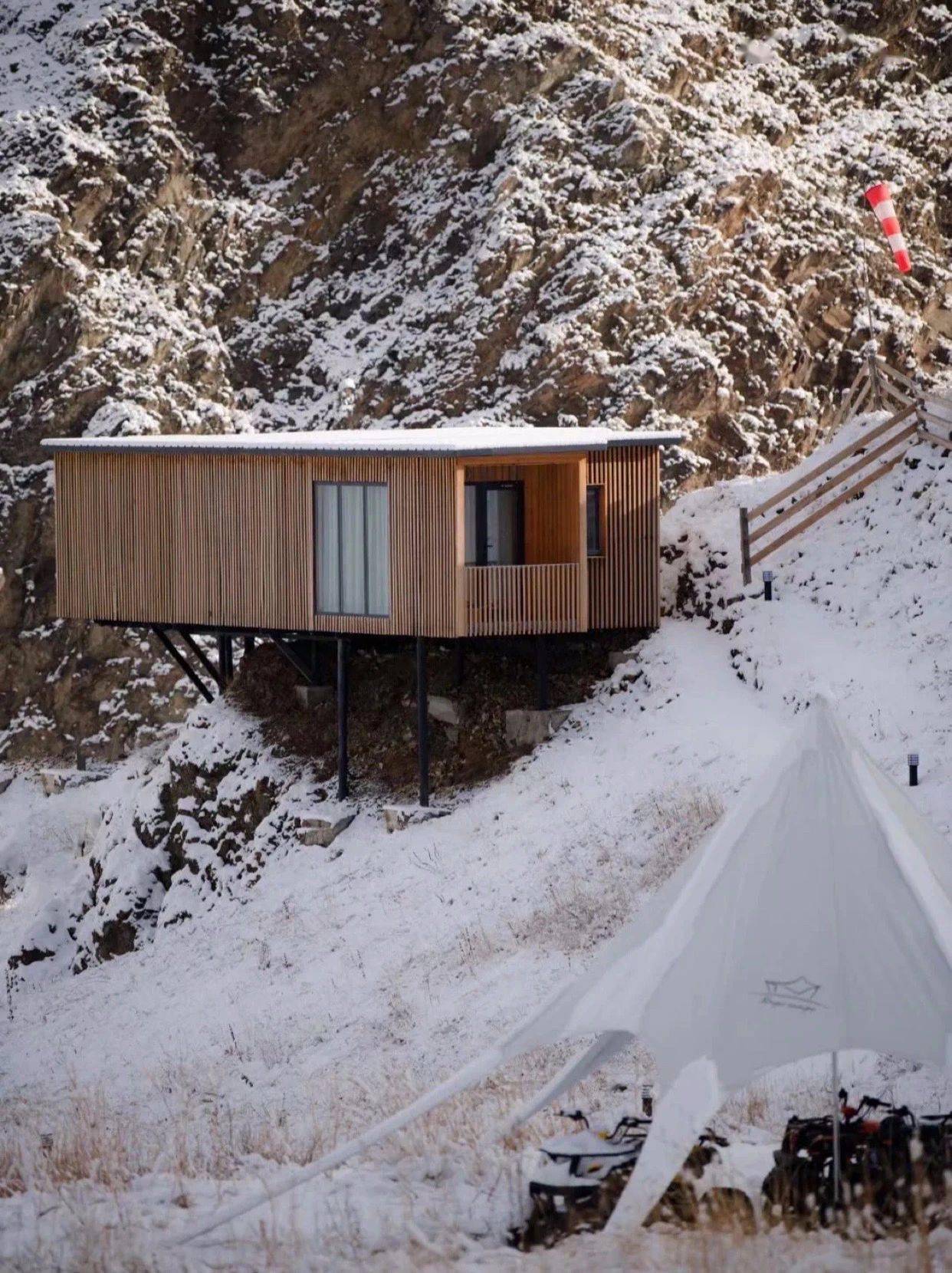 新疆克鲁格野奢营地 | 感受野与奢的完美结合,乘坐直升机入住并俯瞰