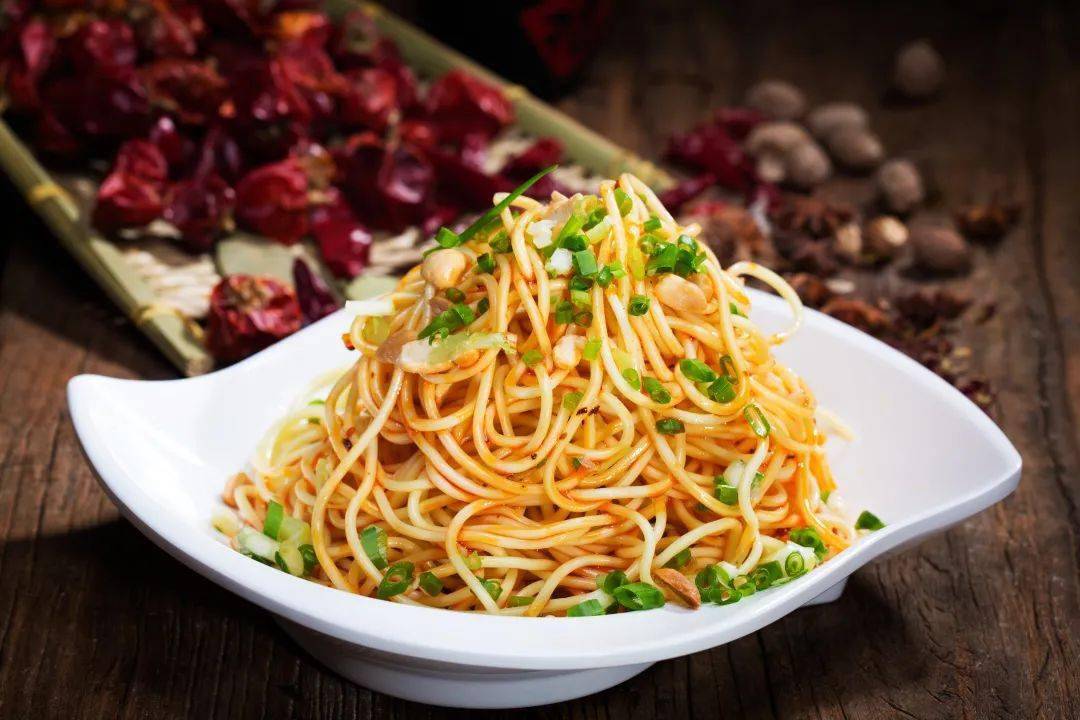 不吃凉面,夏天白过_冷淘_槐叶_南方