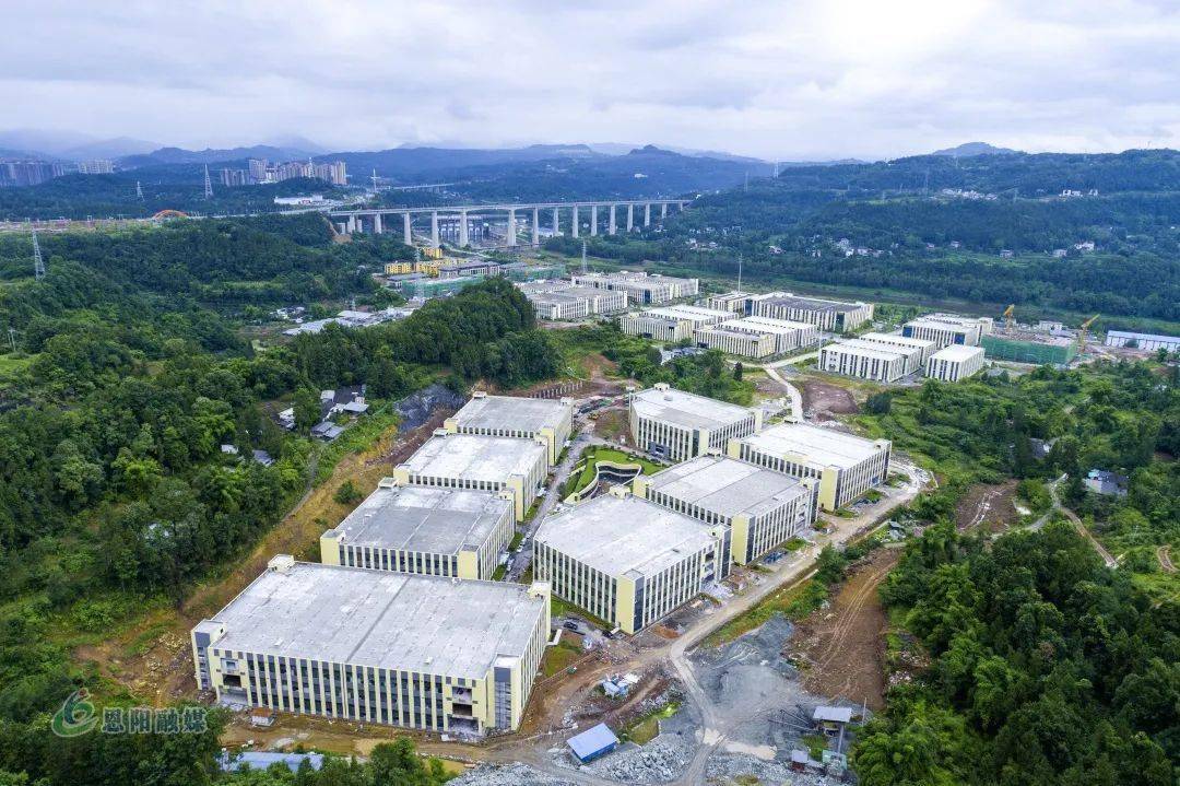 巴中临港产业园三期项目建设正在推进中._园区_企业_厂房