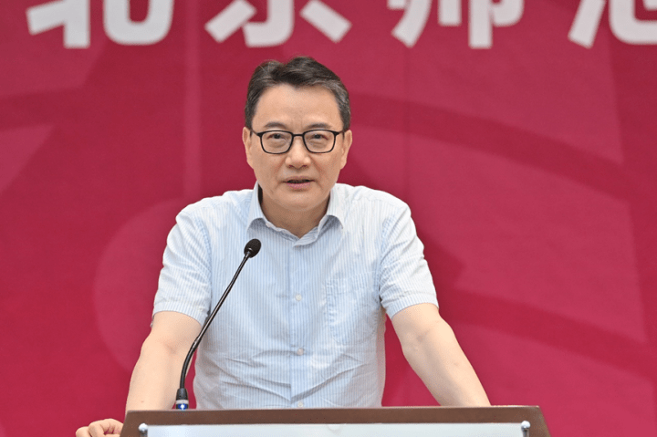 纽约大学教授 张旭东北京师范大学教授,国际写作中心执行主任张清华