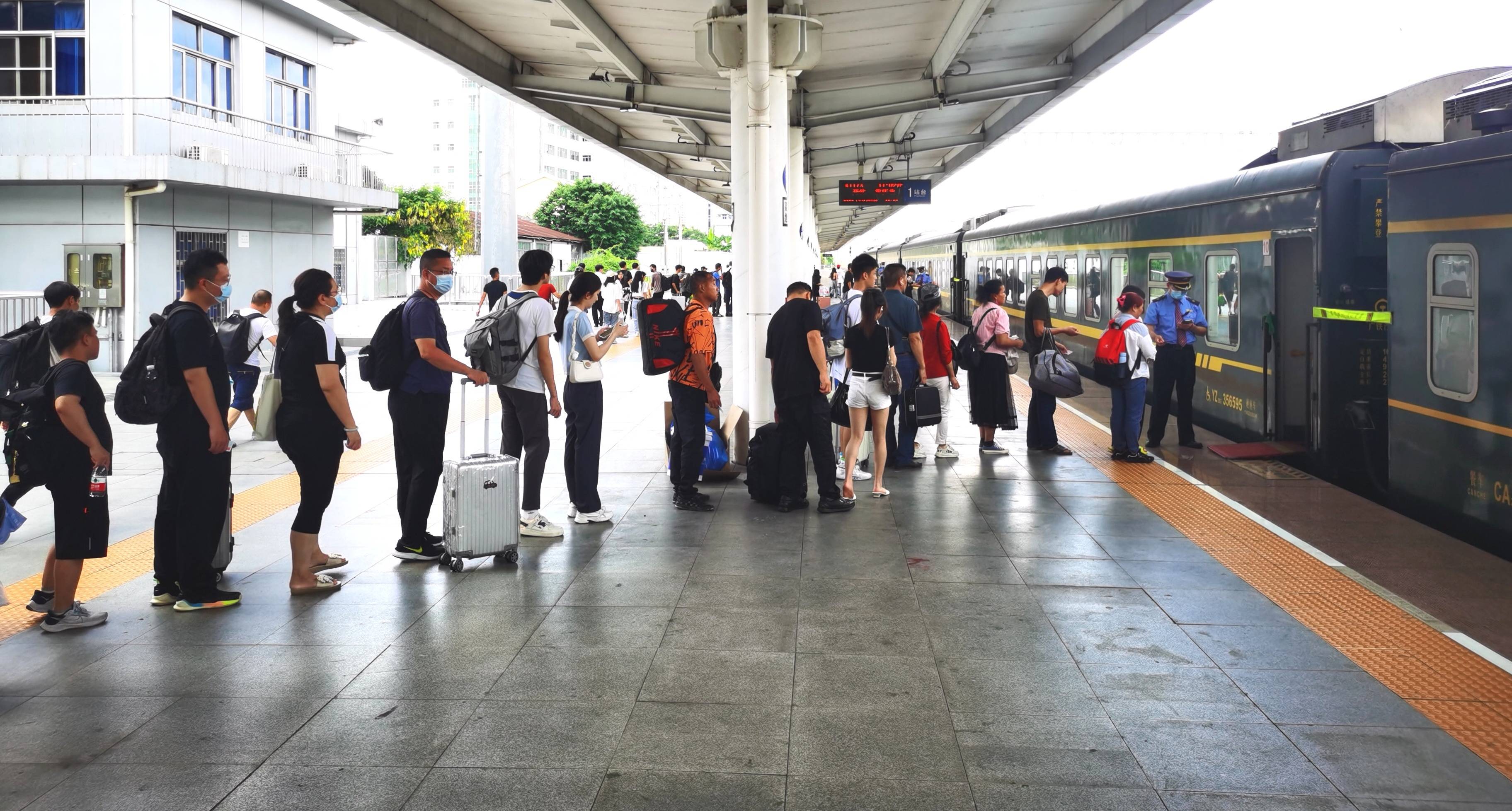 惠州火车站端午假期到发旅客6.3万人次