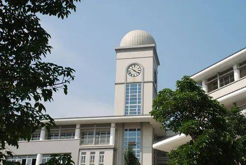 管理严谨到位:东莞南开复读班隶属于南开中学部,由中学行政团队进行