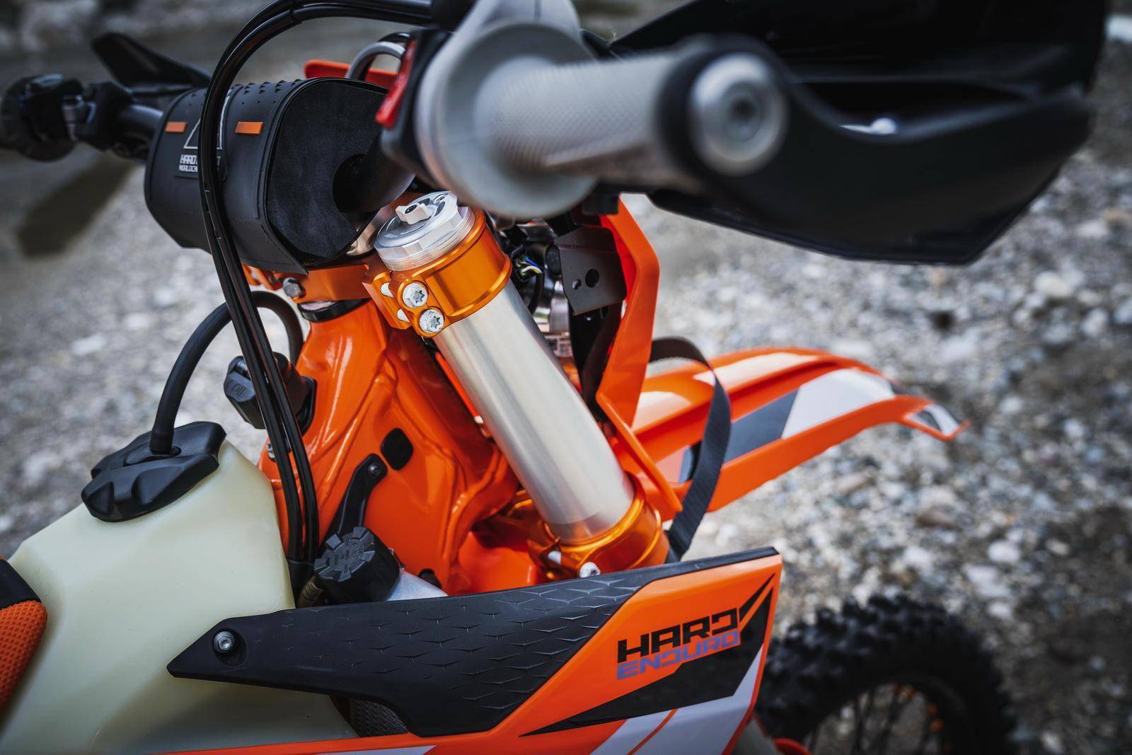 ktm 发布 hardenduro 标识的 300 exc 越野赛车_搜狐汽车_搜狐网