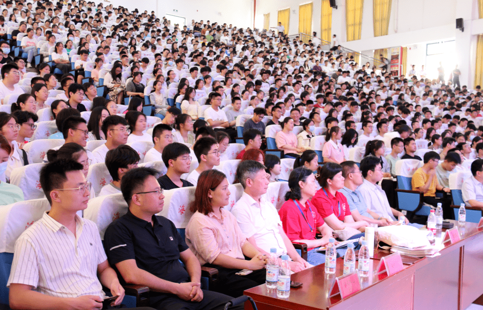 60余所高校老师齐聚六安二中_教育_工作_志愿