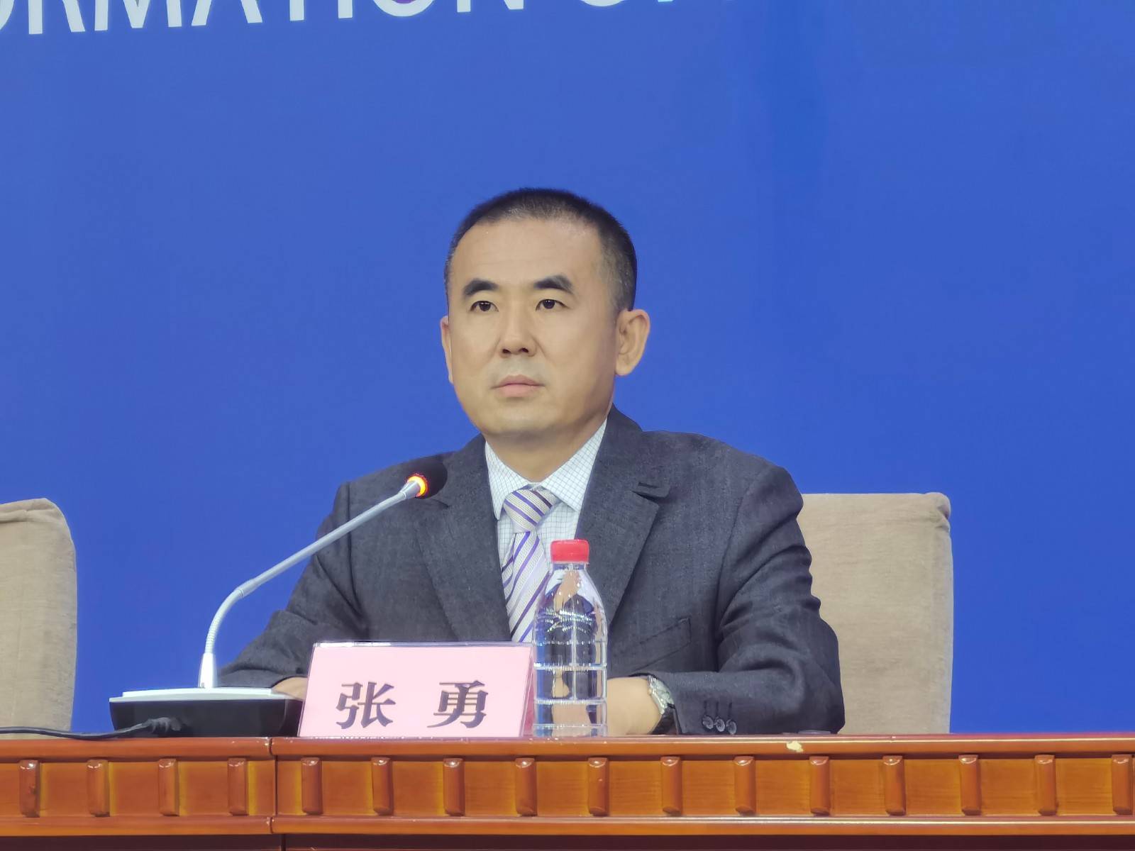 张勇:为丰富游客体验,暑假期间全市文旅系统策划推出了多种多样的文化